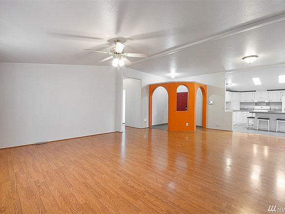 4th image of 10303 137th St E