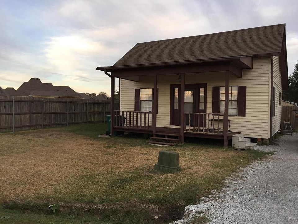1st image of 132 Cane Field Dr