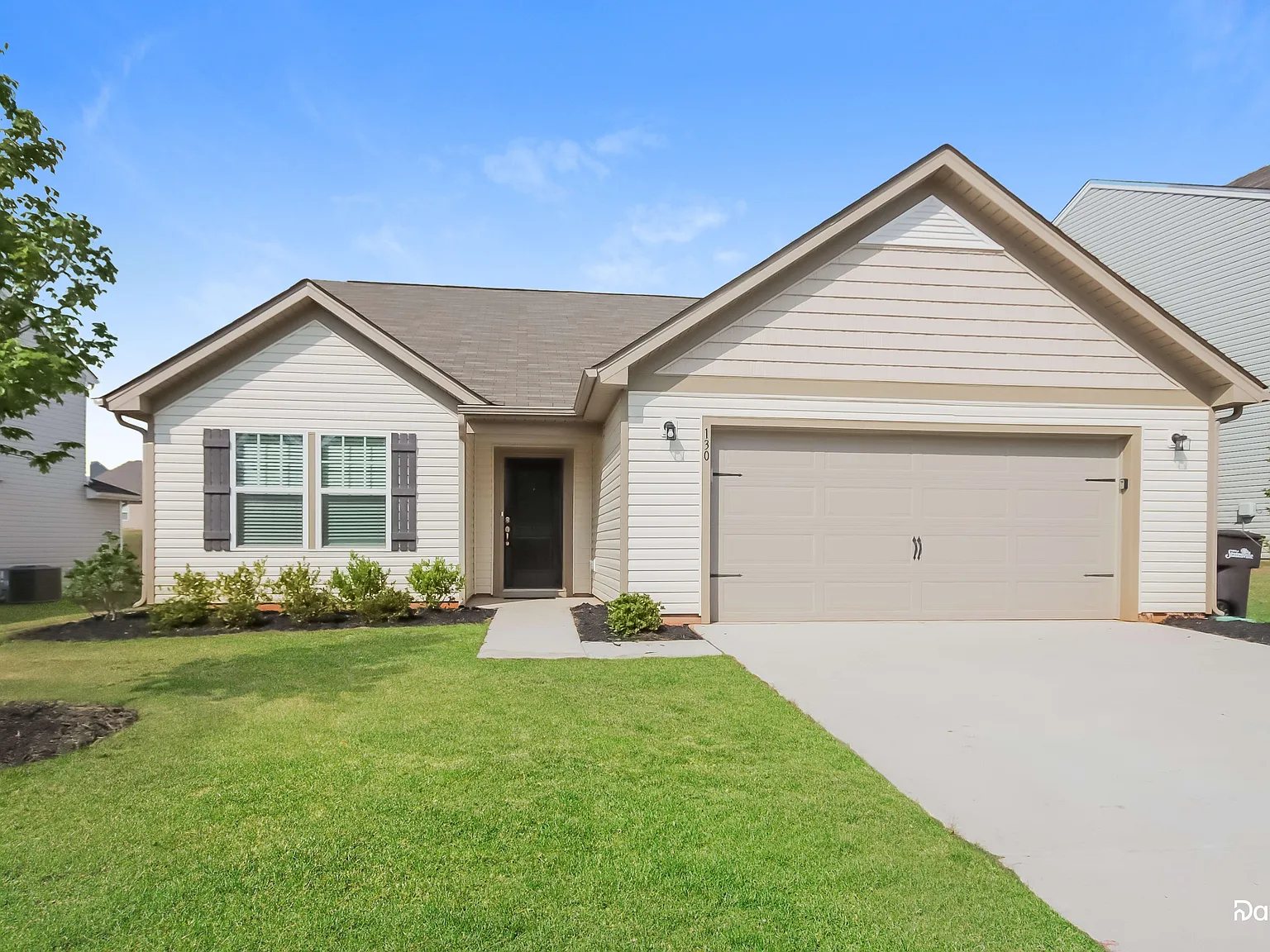 3 bed, 2.0 bath, 1678 sqft, $2,015 — Photo 1