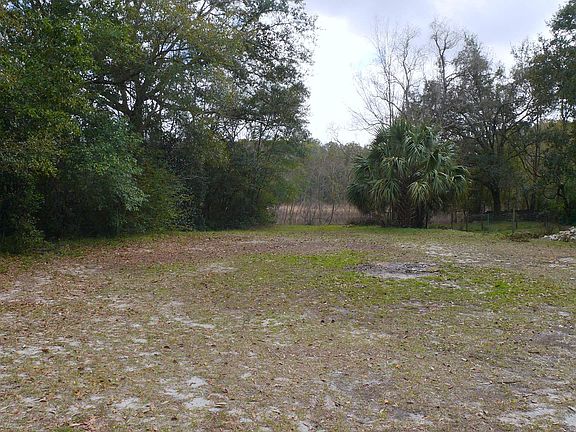 3rd image of 3723 Shoreline Dr