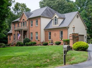 8214 Thomas Ashleigh Ln, Clifton, VA 20124