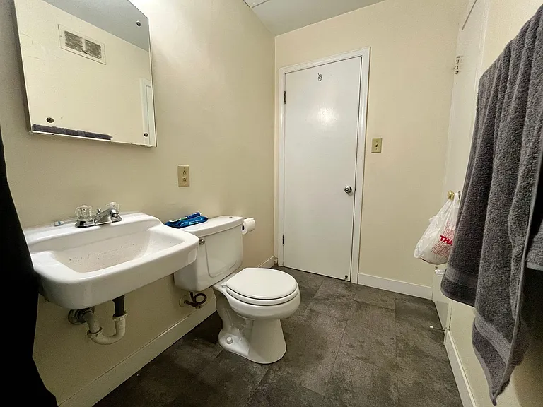 7254 W Center St — Photo 19