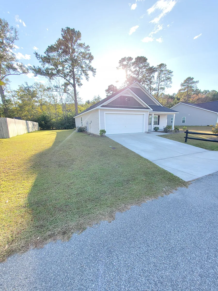 Building Photo - 785 Ridgeland Lakes Dr