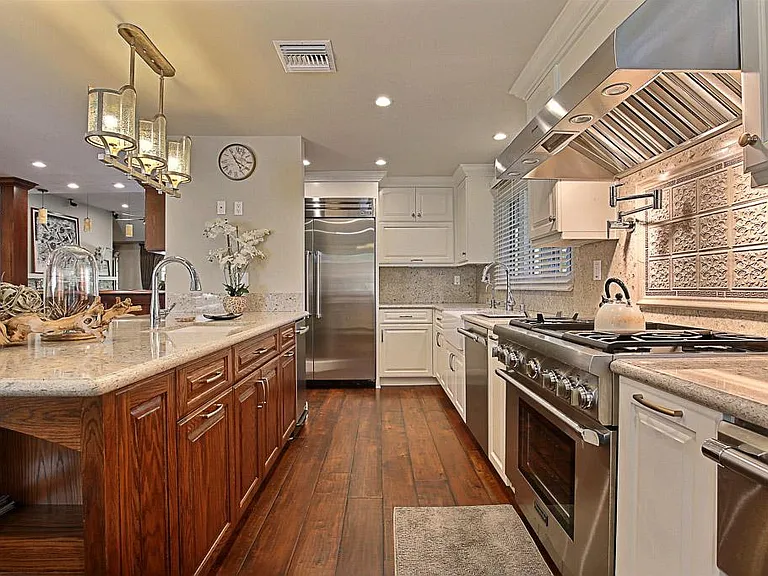 2120 Urmston Pl — Photo 8