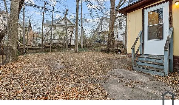 1146 N Main St — Photo 21
