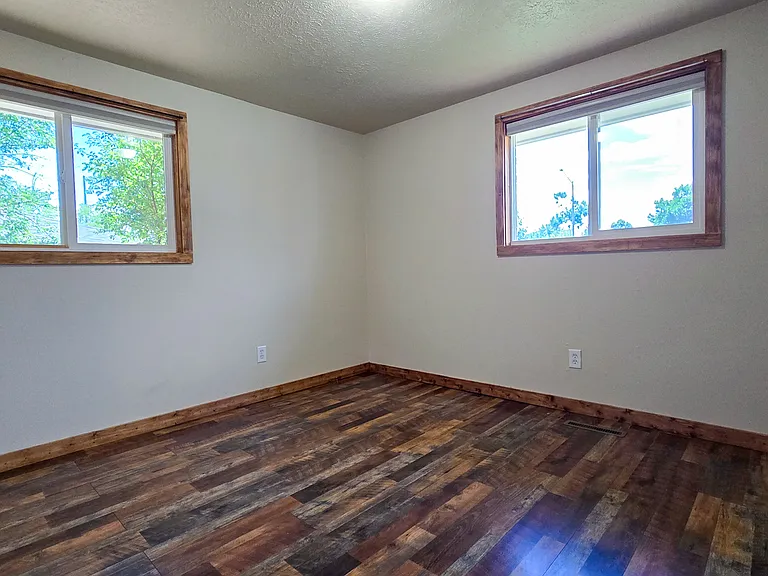 2120 N Wilson Ave — Photo 20