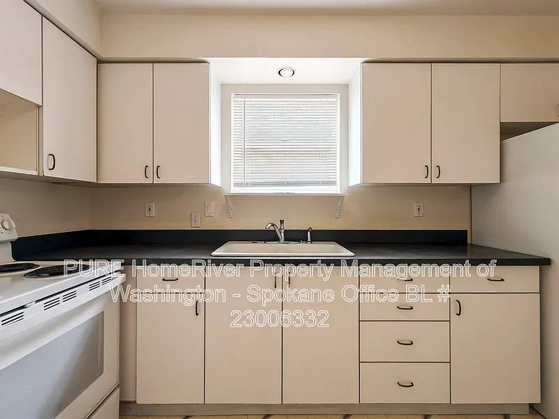 2 bed, 1.0 bath, 1092 sqft, $1,595 — Photo 3