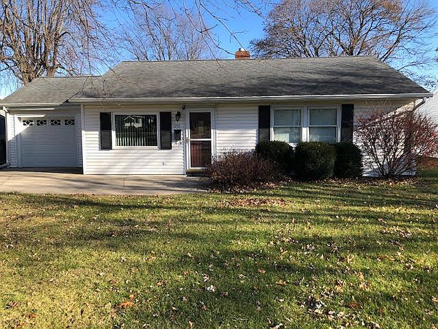 1st image of 902 W Lawn Ave