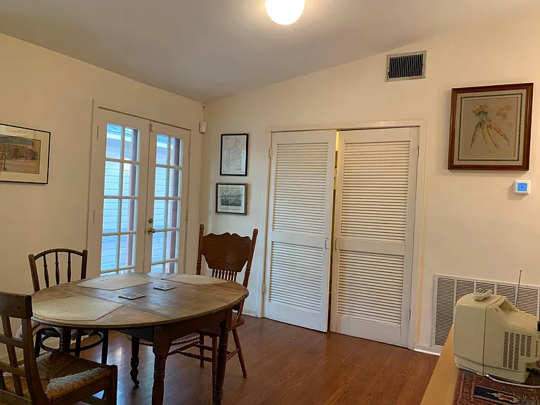 321 Stieren St — Photo 17