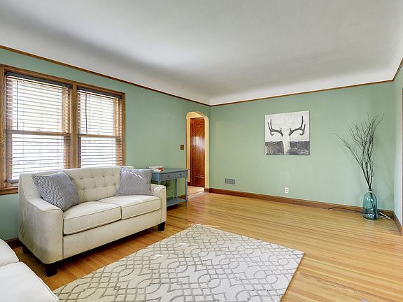 3rd image of 2239 Ulysses St NE