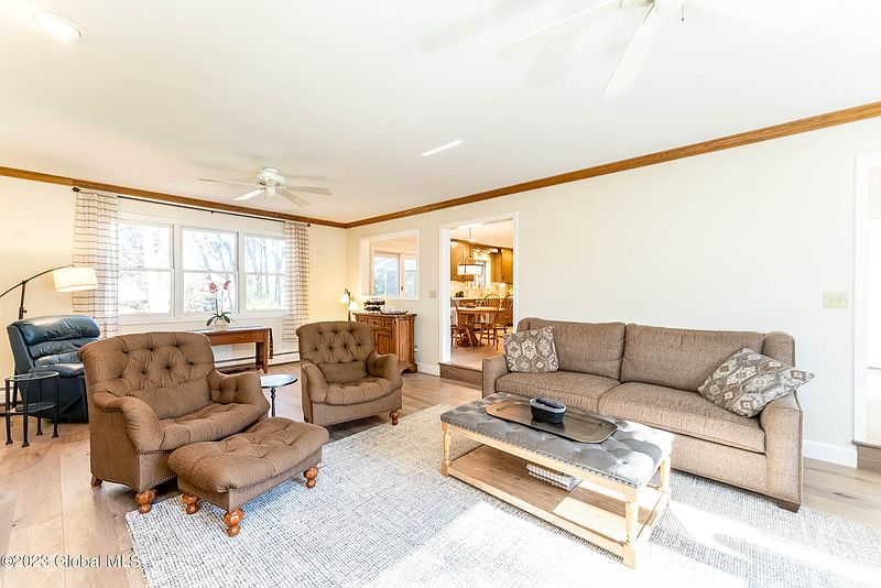 4th image of 12 Davis Place