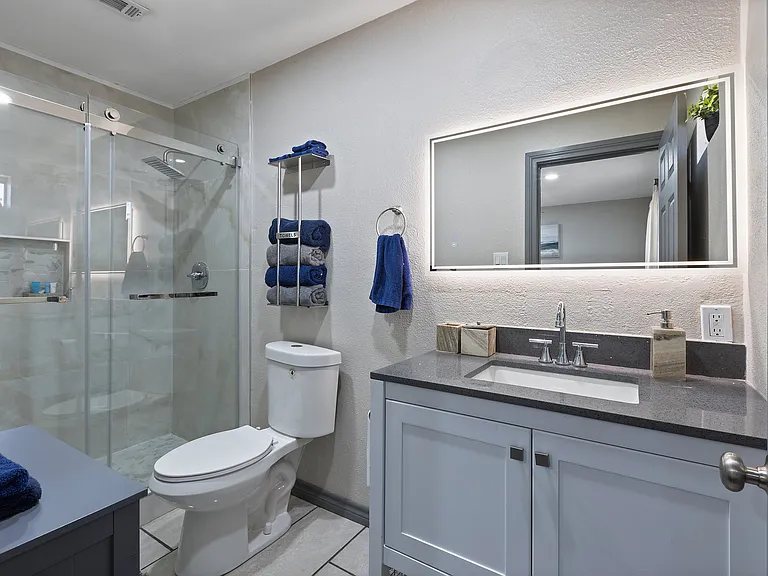 1047 Eldorado Ave — Photo 16