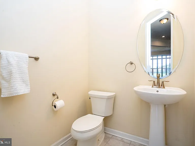 1802 Yearling Ct — Photo 27