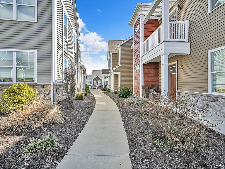 Photos and Floorplan are of a similar unit. Actual unit is 2nd floor and vary's slightly in layout.