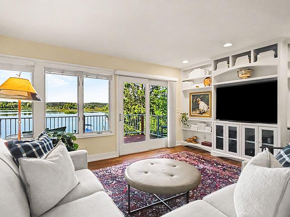 4th image of 10441 W S Ave