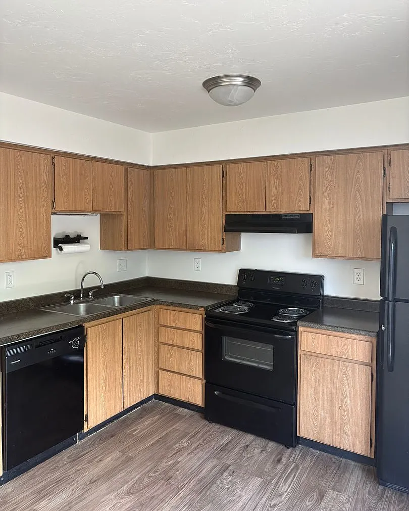 Independence Townhomes — Photo 3