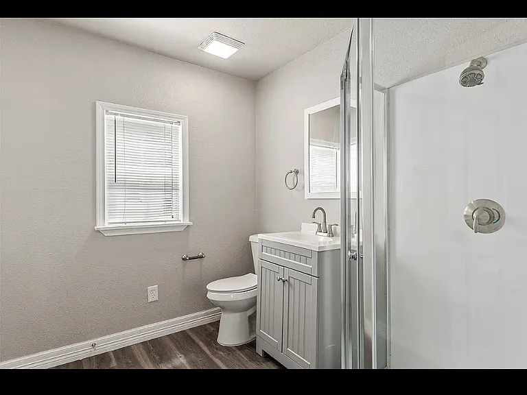 1309 N College St — Photo 5