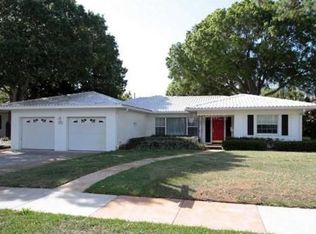210 Pine Rd, Belleair, FL 33756