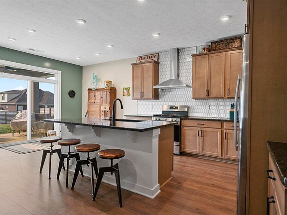 5th image of 2766 Harton Ln