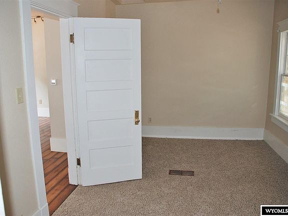 5th image of 1001 Grace Ave