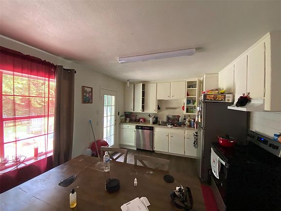 3rd image of 1305 W Churchill Way