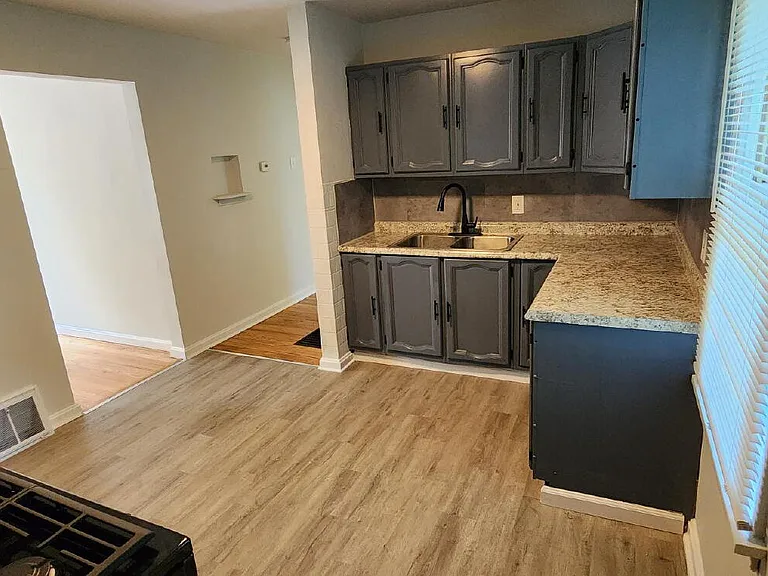 509 Ballman Ave — Photo 6
