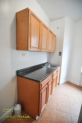 Rented by Bohemia Realty Group | media 19
