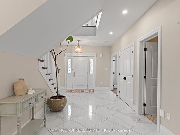 3rd image of 1096 Westbrook Rd