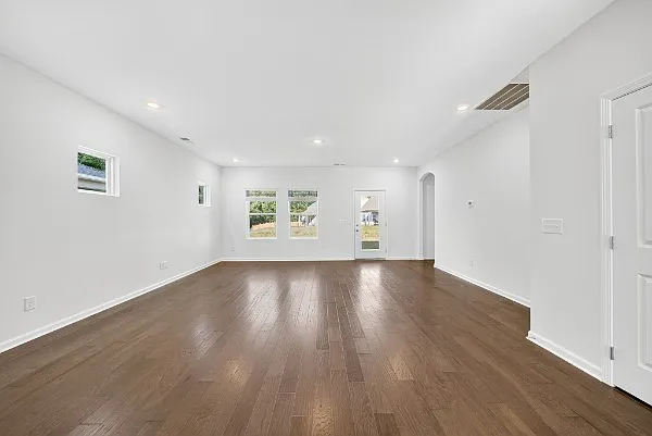 124 Limbury Ct — Photo 7