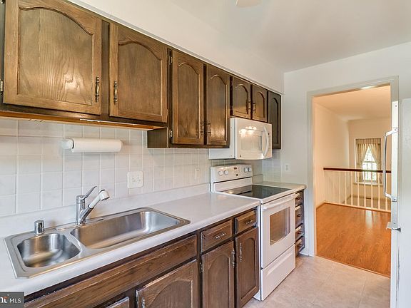 4th image of 846 Stockbridge Dr