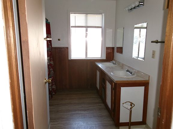 5th image of 353 Gilbert Ave