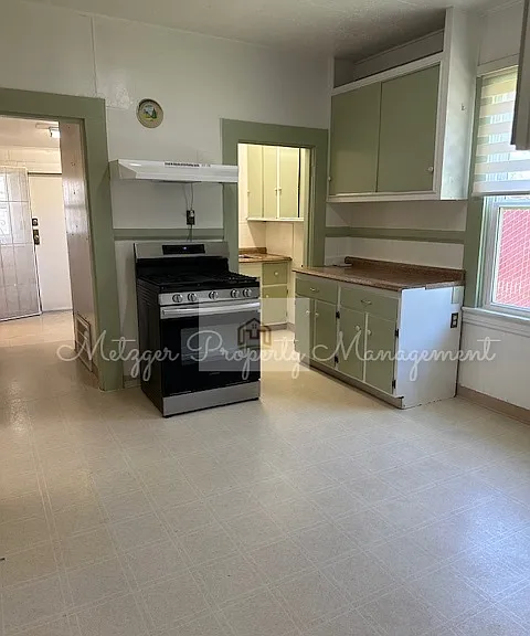 2701 N California St — Photo 3