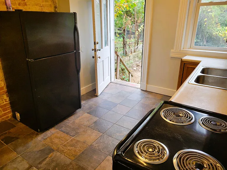 530 Ridgeway Ave. — Photo 9