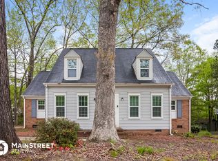 5100 Chestnut Lake Dr, Charlotte, NC 28227