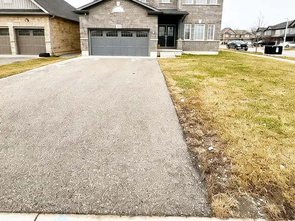 141 Crow St, Welland, ON L3C 0G6