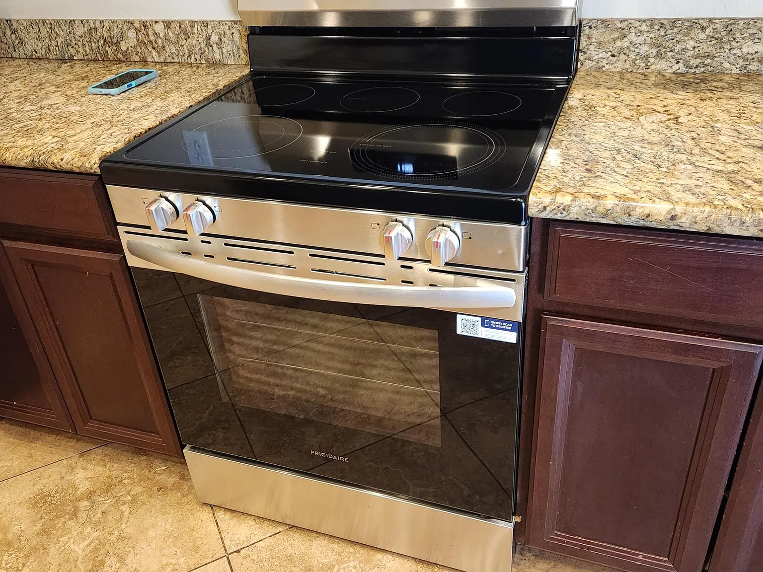 3 bed, 3.0 bath, 2176 sqft, $2,700 — Photo 4