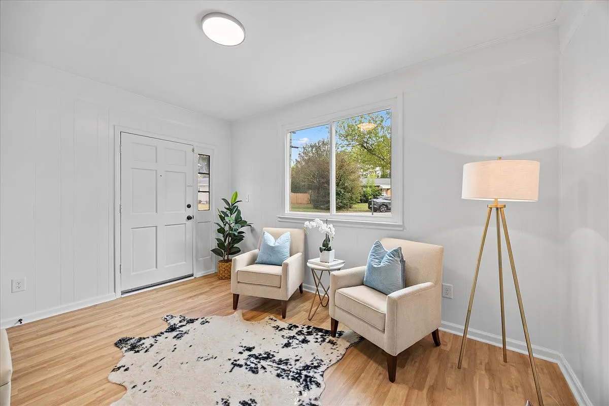 3 bed, 1197 sqft, $1,950 — Photo 4