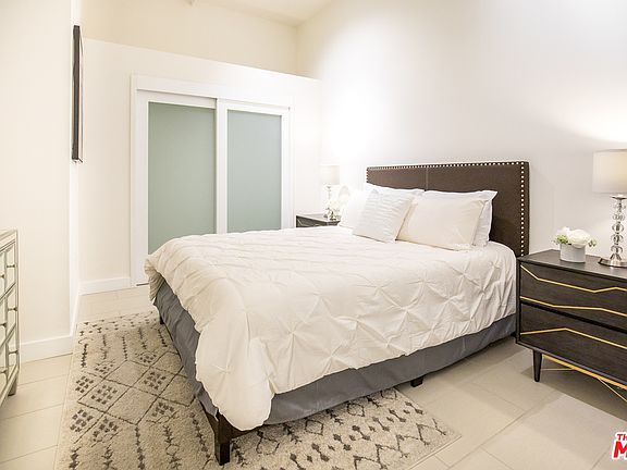 3rd image of 939 S Broadway #307