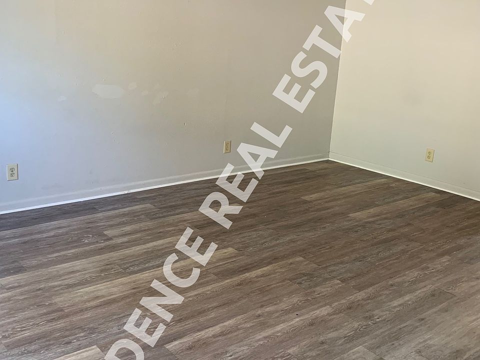 2nd image of 1023 Saratoga St