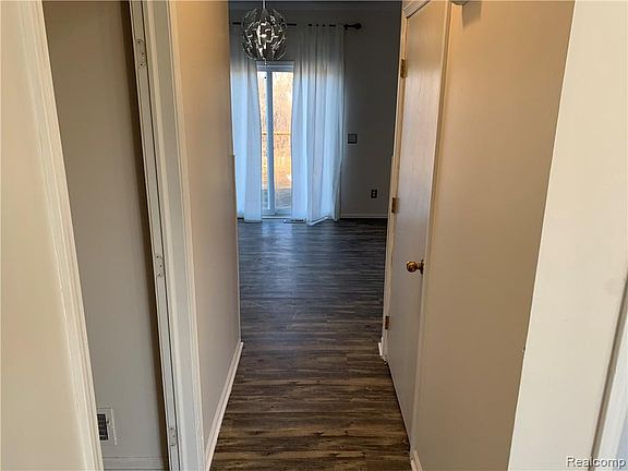 2nd image of 4783 Hickory Pointe Blvd