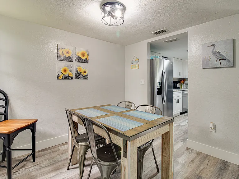 427 W Rich Ave — Photo 6