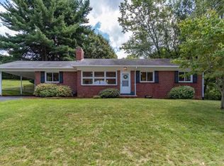 905 Belmore Ave, Staunton, VA 24401