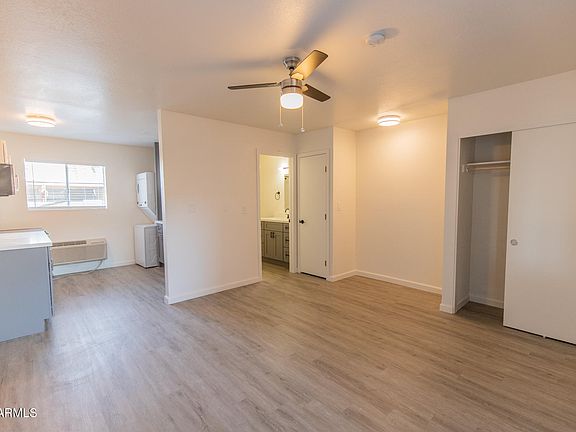 4th image of 2020 W Orangewood Ave #4