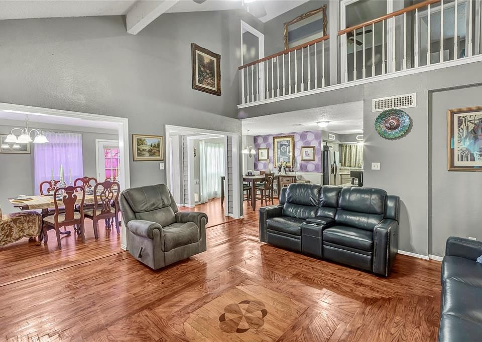 1st image of 2723 Holly Springs Dr