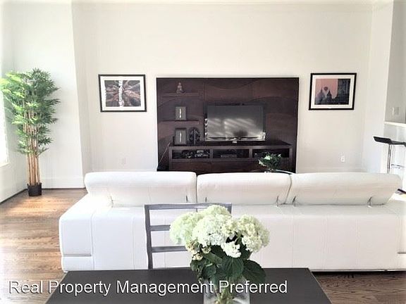 5th image of 3302 Audley St Suite 126