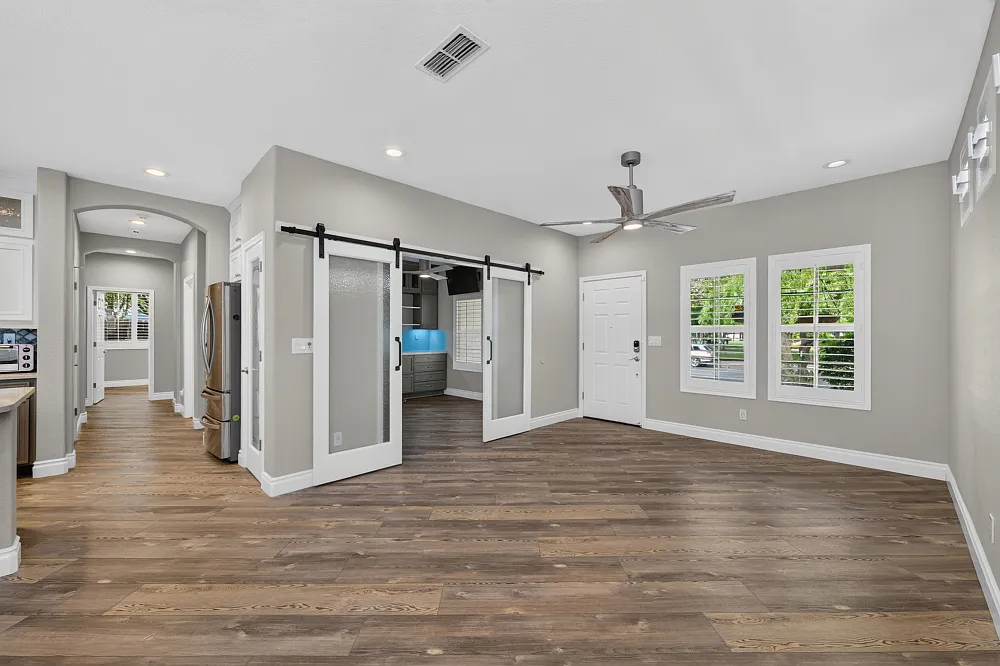 4 bed, 1630 sqft, $4,300 — Photo 3