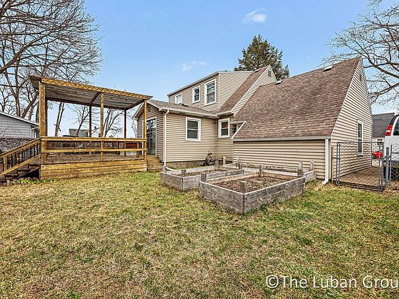 3rd image of 3119 Fuller Ave NE