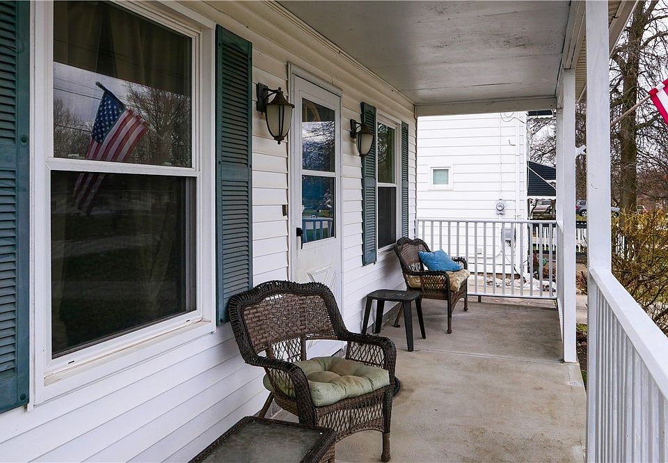 2nd image of 90 Kennedy Blvd