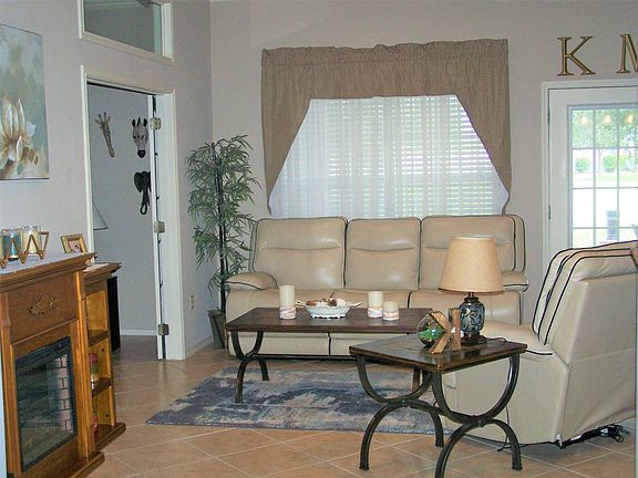 3rd image of 3311 Country Club Dr N