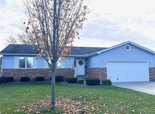 756 Mary Ln, Lewiston, NY 14092